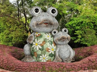 Preview: Froschpaar 30 cm mit Mosaik - Frühlingshafte Dekoration